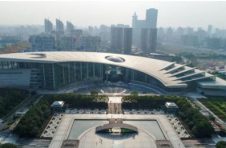 8月3日起，上海科技馆、自博馆全面实行“线上实名制购票+现场身份证检票”